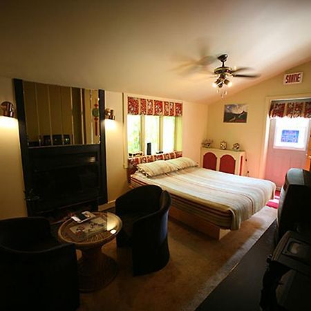 Restaurant Auberge Chez Girard Sainte-Agathe-des-Monts Rum bild
